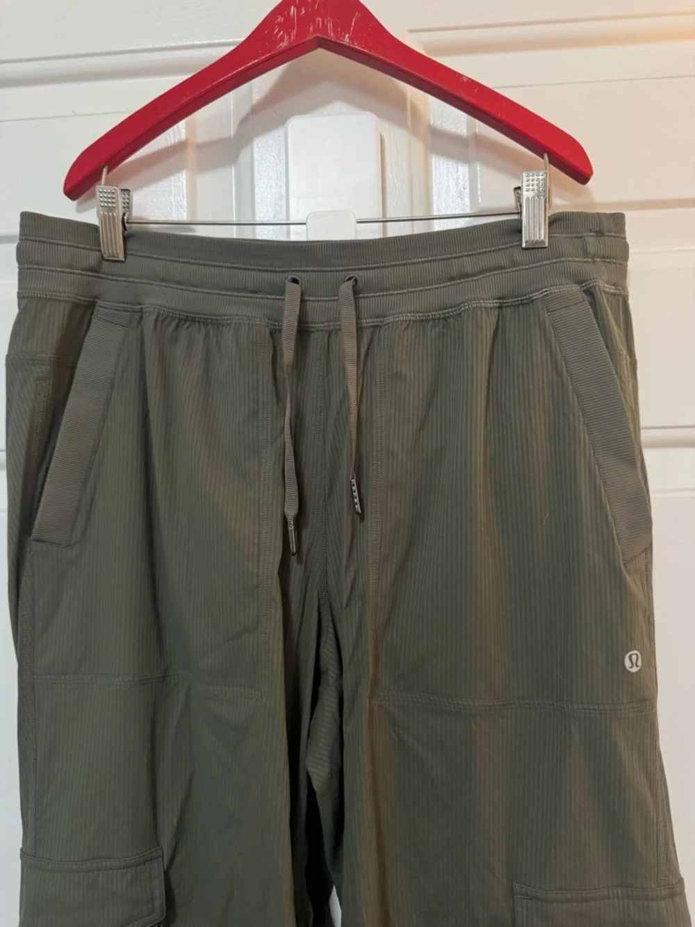 Lululemon Dance Studio Relaxed-Fit Mid-Rise Cargo Pant Army Green - Picture 5 of 6